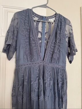 Wild Honey Embroidered Lace V-Neck Midi Dress in Dusty Blue Gray